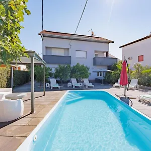 Apartment Crowonder Lucky House With Pool And Patio 30 Meters From The, Zadar